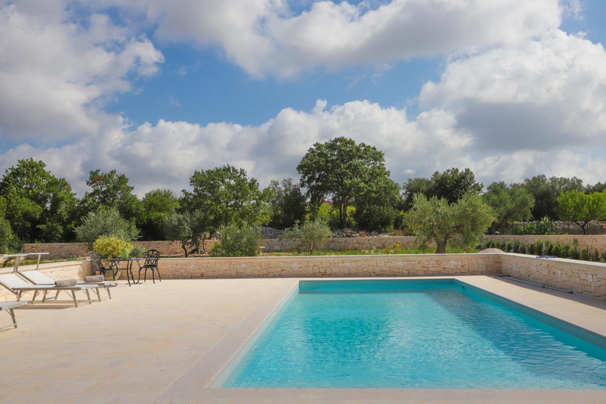 Td Trullo Roverella Charming Trullo With Pool Castellana Grotte Exterior photo